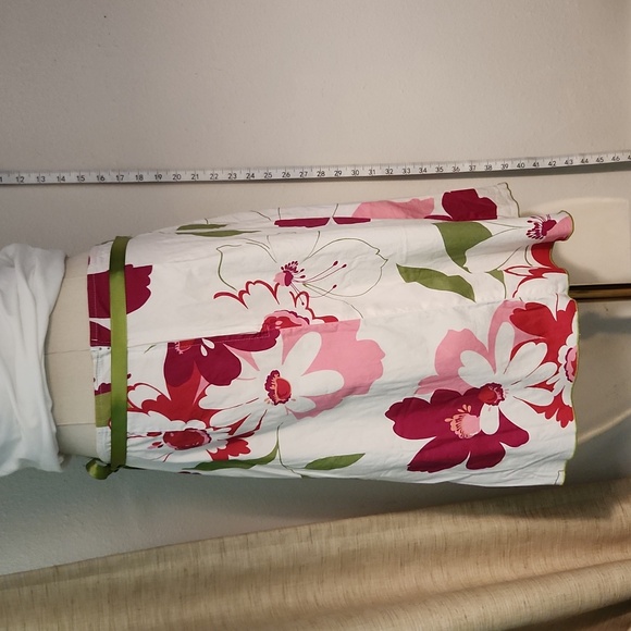 Floral skirt with ribbon tie size 9 - Picture 3 of 9